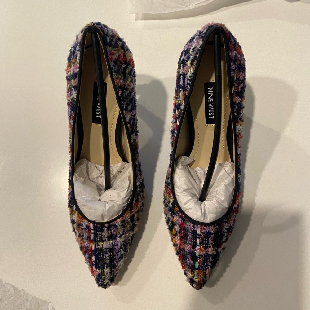 Never been worn 5.5M Nine West heels